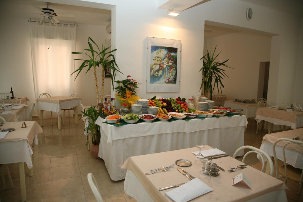 Hotel Toscana Маротта Екстер'єр фото